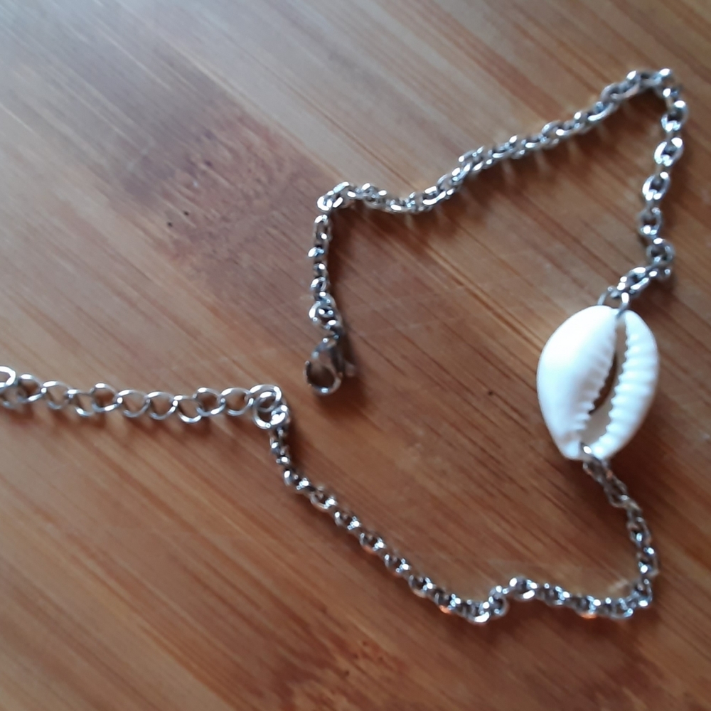 316 SS Ankle Bracelet with a Puka Shell